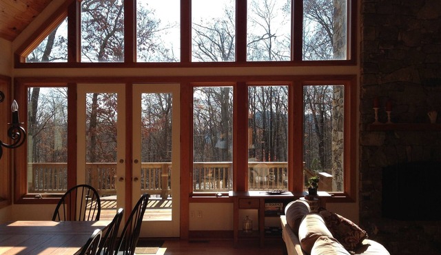 Walk to slopes and Mountain Inn/First Floor Master and Queen Bedrooms