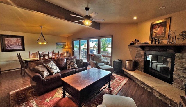 Walk-to-Slopes Townhome at Purgatory Ski Resort