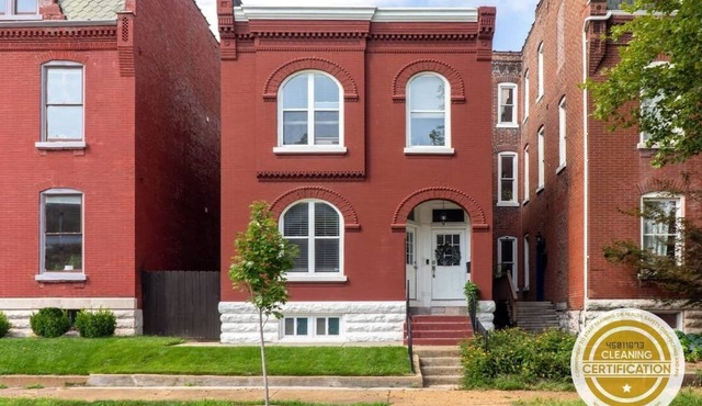 Walk to Soulard 3BR + 3 Baths