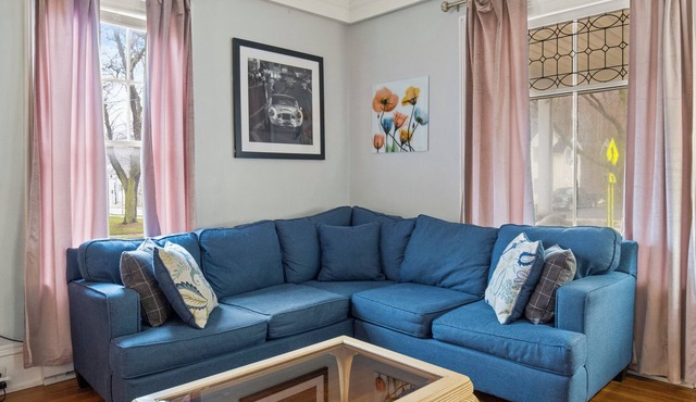 Walk to state park, 6bed,Hot tub