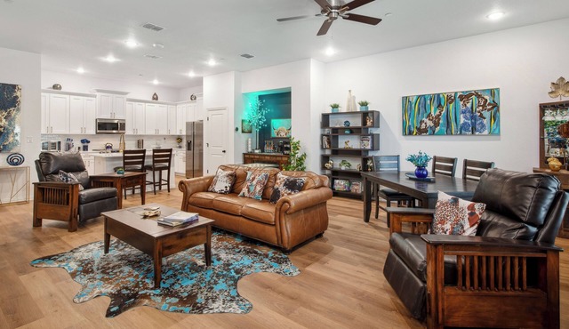 Walk to the Arlington Stadiums! NEW Penthouse Rooftop Deck w/views of Stadiums. Lux Extras, private garage & gated. Book NOW to stay at the NEW Skyline Penthouse in the Heart of the Arlington Entertainment District!