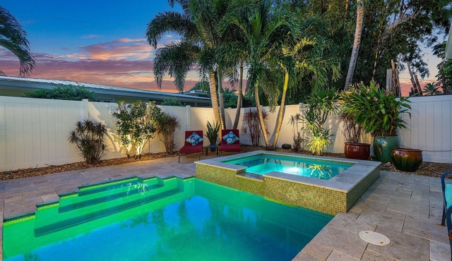 Walk to The Ave! Heated Pool/Spa, Golden Tee & Putting Green – 1.3mi to Beach