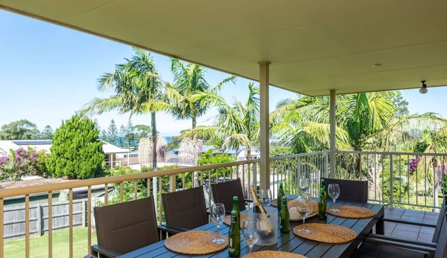 Walk to the Beach in Central Location