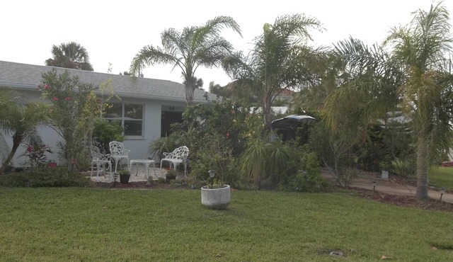 Walk to the beach from this peaceful, pet friendly, hideaway.