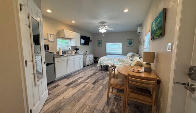 Walk to The Beach, shops and restaurants, The sweetest place is “The Sweet”