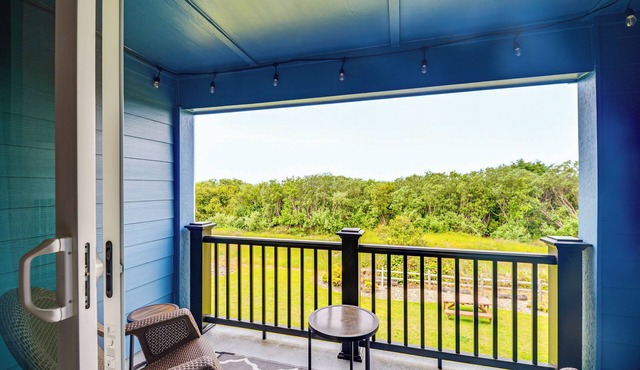 Walk to the Beach: Ocean Shores Condo!