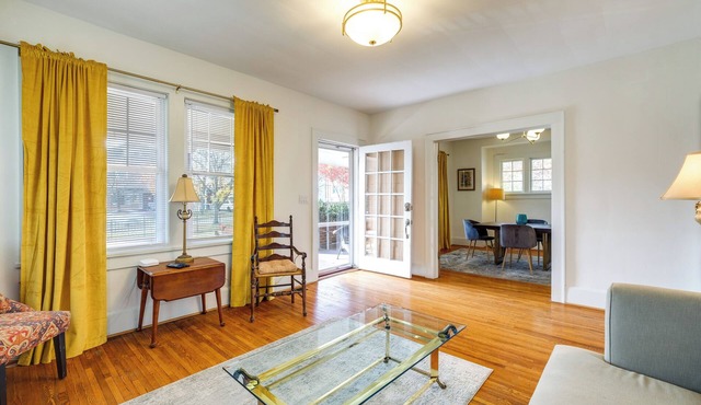 Walk to The Grandin Theatre: Roanoke Unit w/Yard!
