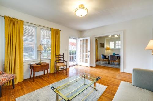 Walk to The Grandin Theatre: Roanoke Unit w/Yard!