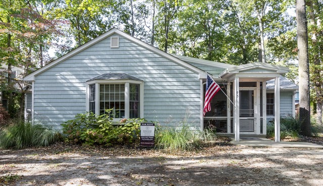 WALK TO THE OCEAN, SHOPS & RESTAURANTS-95 COLUMBIA, THE PINES, REHOBOTH BEACH