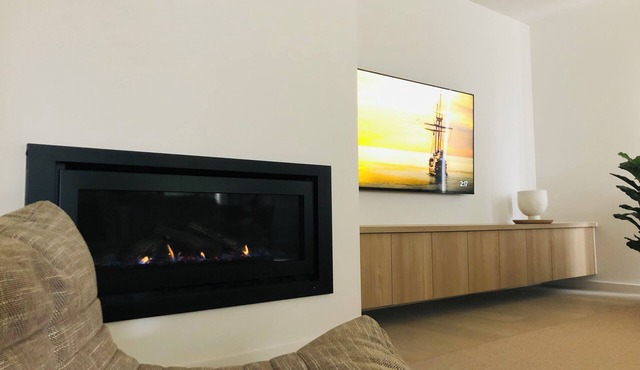 walk to the pool/shops/park 5 min drive to Sovereign Hill nPerfect Summer Stayn