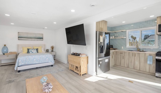 Walk to the Sand! Ocean Views, Balcony & Parking | Sunset Surf