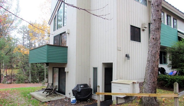 Walk to the Town Square at this Pet Friendly Vacation Condo!