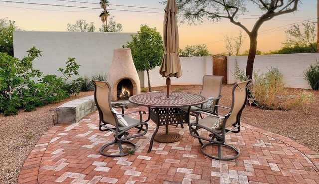 Walk to the U of A, Historic 2 bed 1.5 ba home, near parks, shopping,restaurants