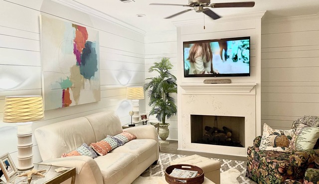 Walk to the water … brand new LUXURY villa near St Simons Marina