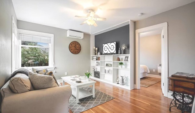 Walk to the waterfront The Cozy Cottage