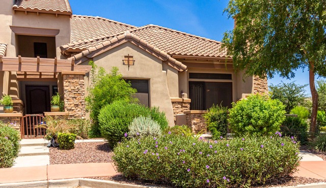 Walk to the Wigwam from this charming single-level condo!