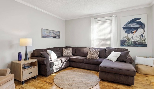 Walk to town and Canandaigua Lake | Finger Lakes