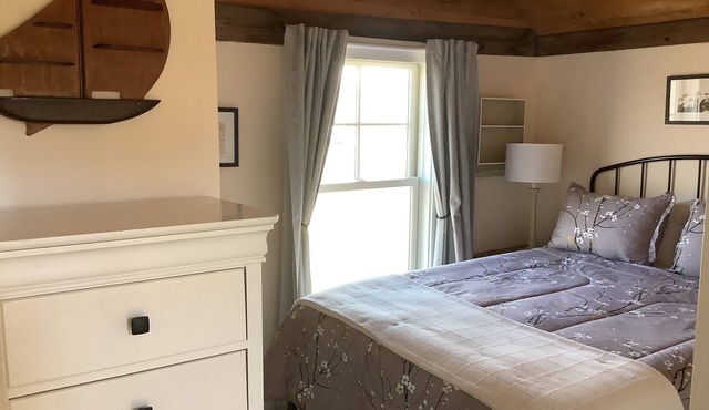 WALK to TOWN ….carriagehouse apartment….2 minute drive to Brewster Beach!