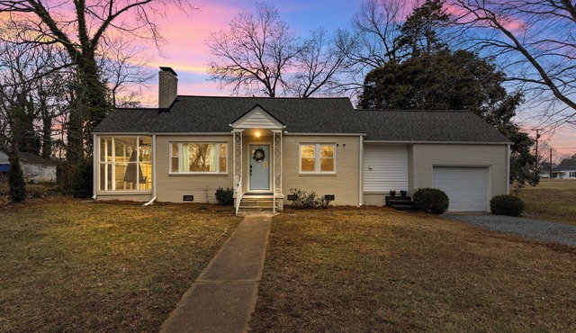 Walk to town center, hot tub, game room, fire pit, pet friendly and more