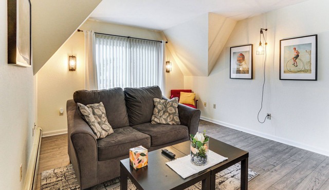Walk to Town: Charming Unit w/Balcony in Bedford!