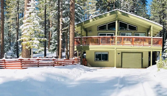 Walk to Trails,10 min Downtown & Heavenly! Quiet South Lake Tahoe Chalet.
