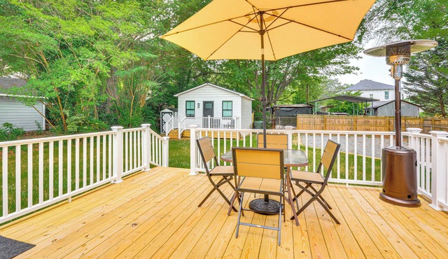Walk to Uptwn Lexington: Modern Retreat w/Porch!
