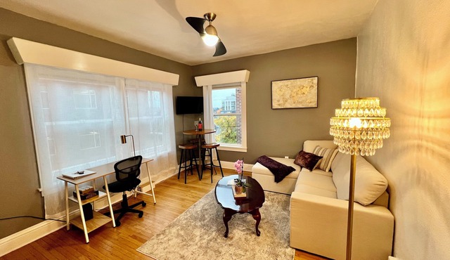 Walk to UW ~ Close to Light Rail ~ Walk Score 96 ~ Parking Available.