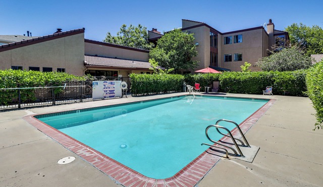 Walk to Virginia Lake: Reno Condo w/Balcony!