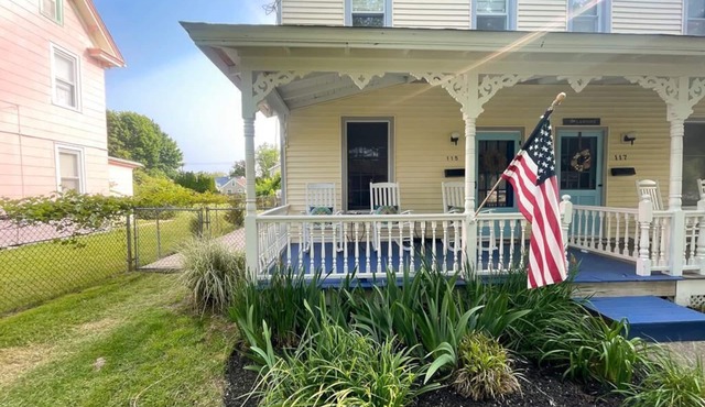 Walk to Washington St. Mall