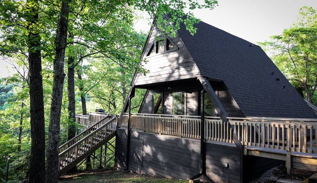Walk to water! Private Lake Front A-Frame Cabin on Table Rock