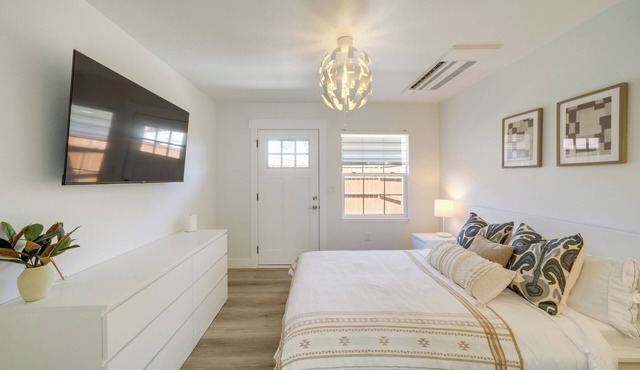 Walk to Water: Soap Lake Studio w/Patio!