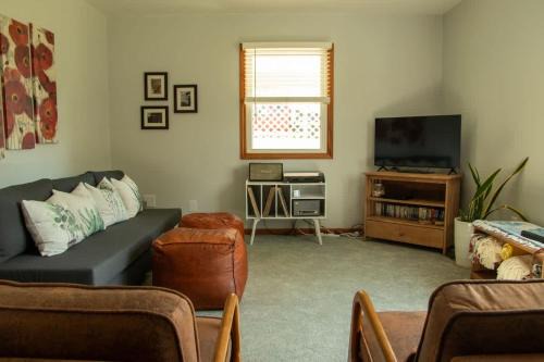 Walk to Weddings-Wineries-Trails Family Friendly Home in Downtown Alto Pass