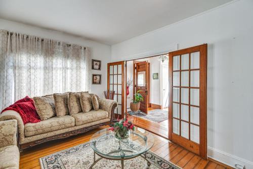 Walk to Wharf and Beaches! Newport Home with Patio