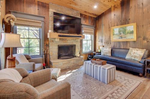 Walk to White River: Cozy Escape w/Screened Porch