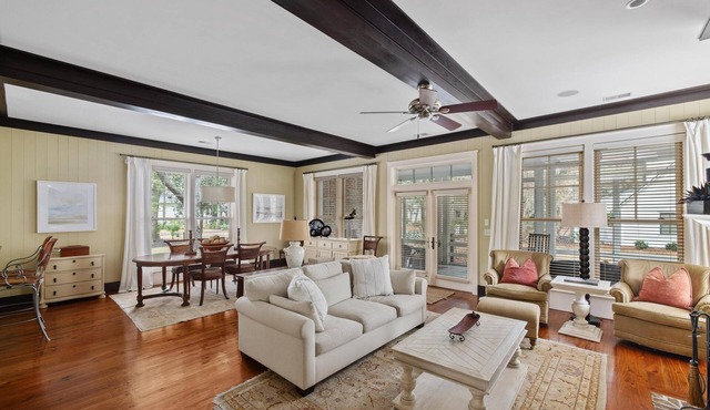 Walk to Wilson Village, Carriage House Included