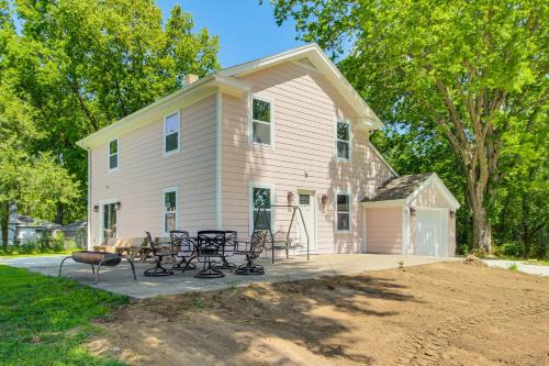Walk to Winery! Home with Patio and Yard in Holt