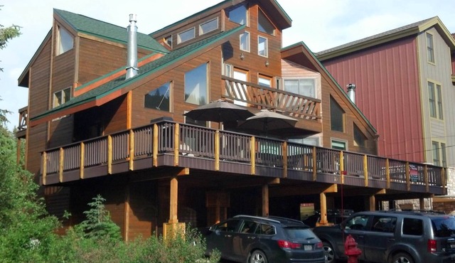 Walk to Winter Park Lifts - Private Hot Tub - Pet Friendly - Custom Duplex