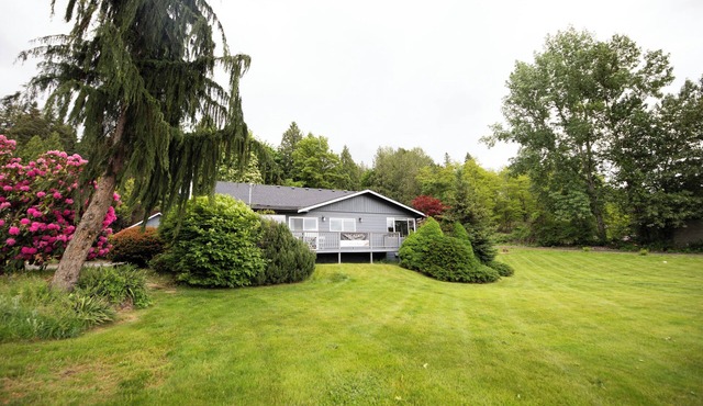 Walk to Woodinville Wineries - Game Room - Fire Pit