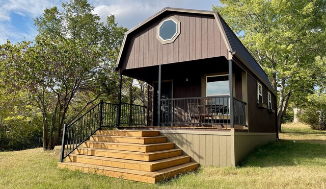 Walk to World Cup Stadium - Cozy Bear Cabin