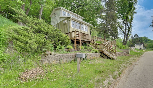 Walk to Wyalusing Beach: Cabin w/River View!