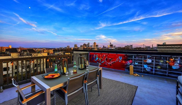 Walk2Germantown Rooftop Firepit Downtown Skyline King Suite 2-Car Garage