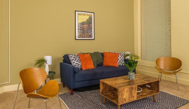 Walkable 1BR Apt Downtown by Frontdesk