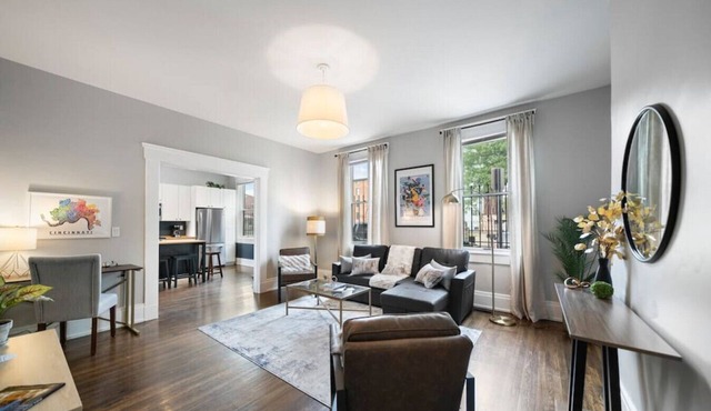 Walkable 2BR near Findlay Market | Downtown | Stadiums