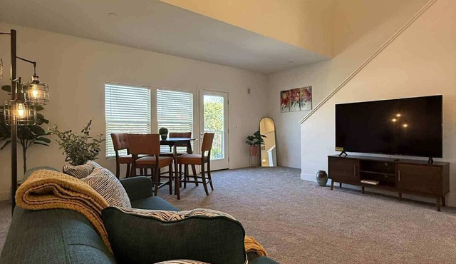 Walkable 3-bedroom townhome in Otay Ranch Chula Vista