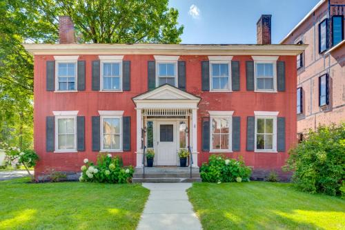 Walkable 3-Unit Retreat on Main Street, Waterbury!