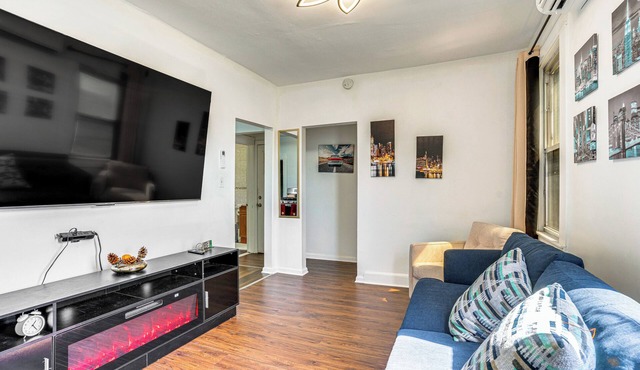 Walkable Apt Near MetLife: Pet-Friendly Lodi Stay