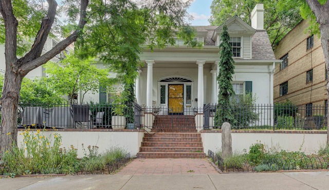 Walkable Apt w/Off-street Parking in Cheesman!