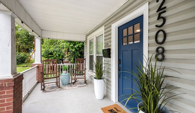 Walkable City Trendy Hideout for Foodies - 3BR-2BA
