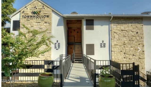 Walkable close to Downtown Neighborhood 78704 at it's best.