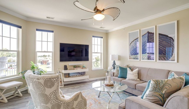 Walkable Condo w/Drawbridge Views in Cambridge